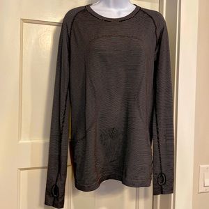 Lululemon long sleeve t-shirt